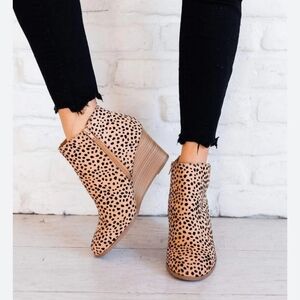 SPOTTED LEOPARD WEDGE ANKLE BOOTS